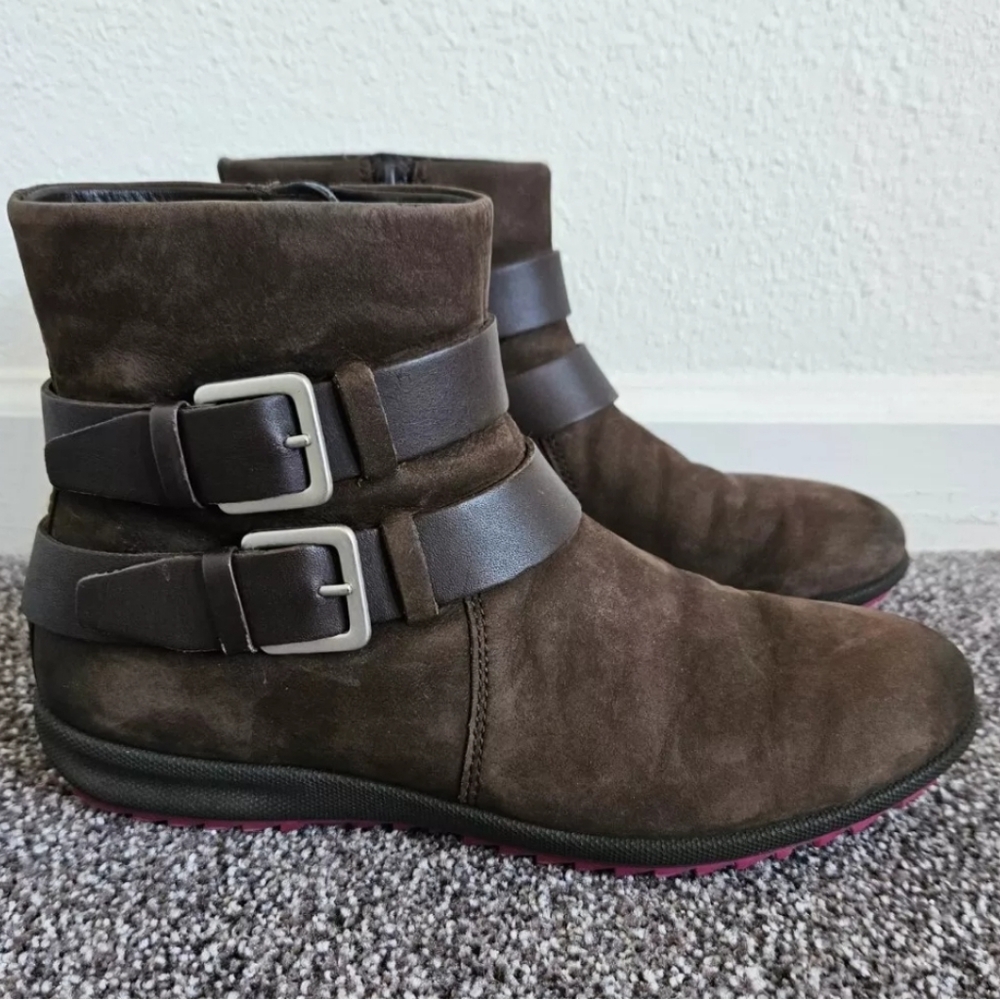 Ecco Flat Leather Strappy Buckle Ankle Boot Booties Brown Comfort